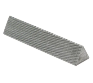 Glaserecken für Verglasungen gestapelt.